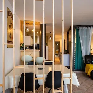 https://appartement-confortable-rnov-proche-centre-ville.hotels-rhonealpes.com
